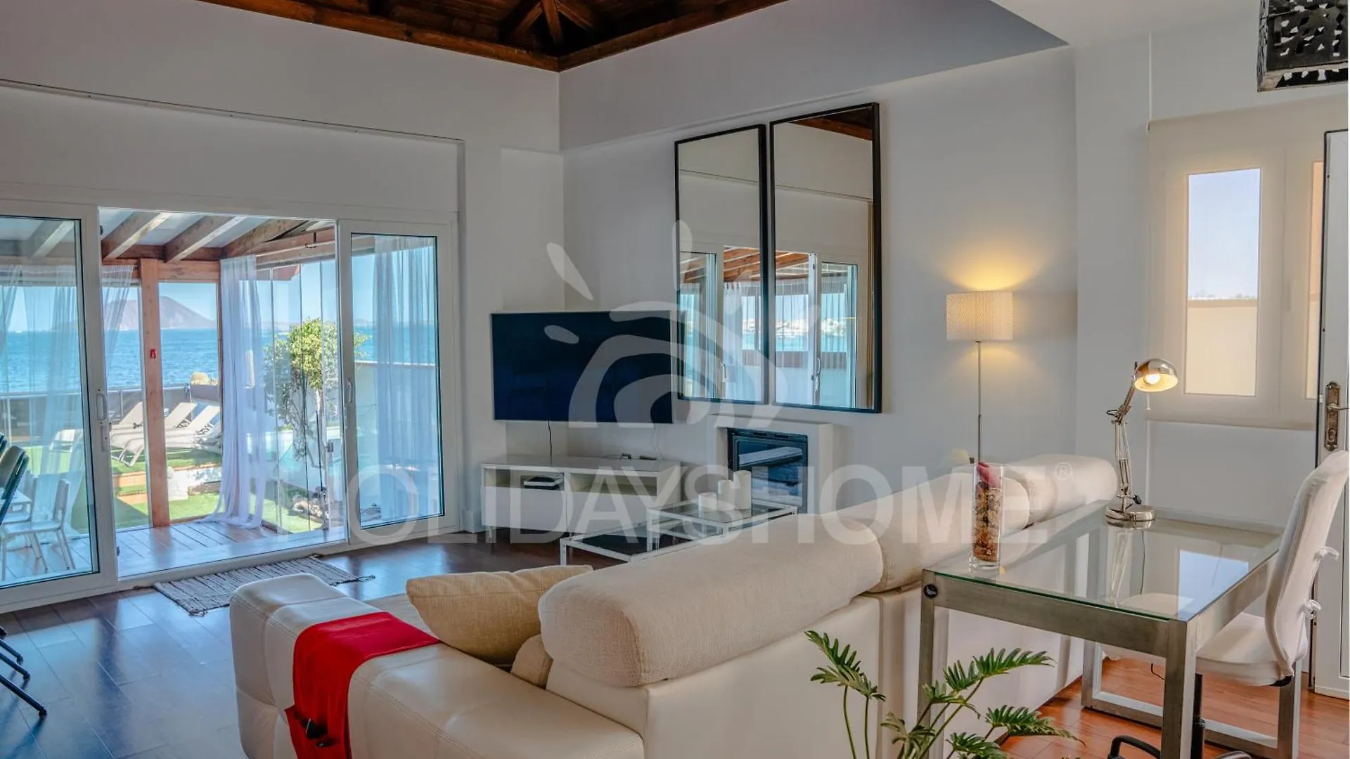 Villa Oasis Beachfront Corralejo By Holidays Home