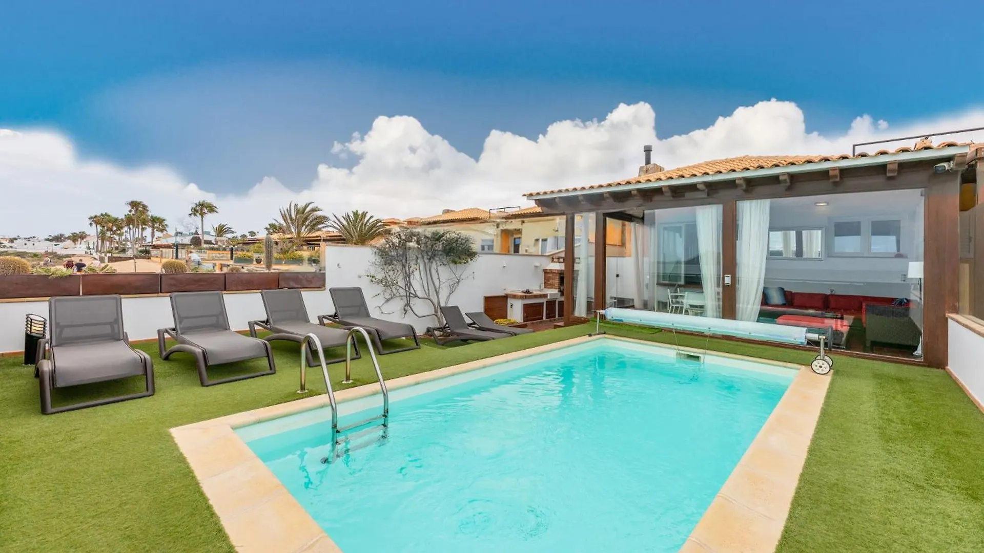 Villa Oasis Beachfront Corralejo By Holidays Home