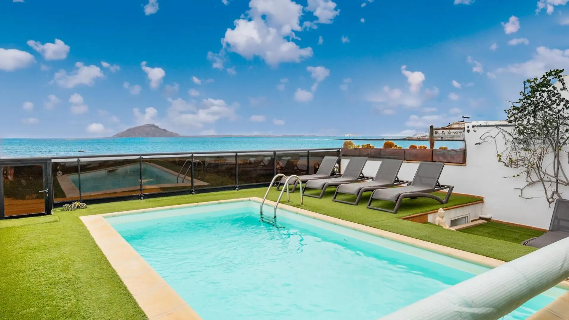 Villa Oasis Beachfront Corralejo By Holidays Home